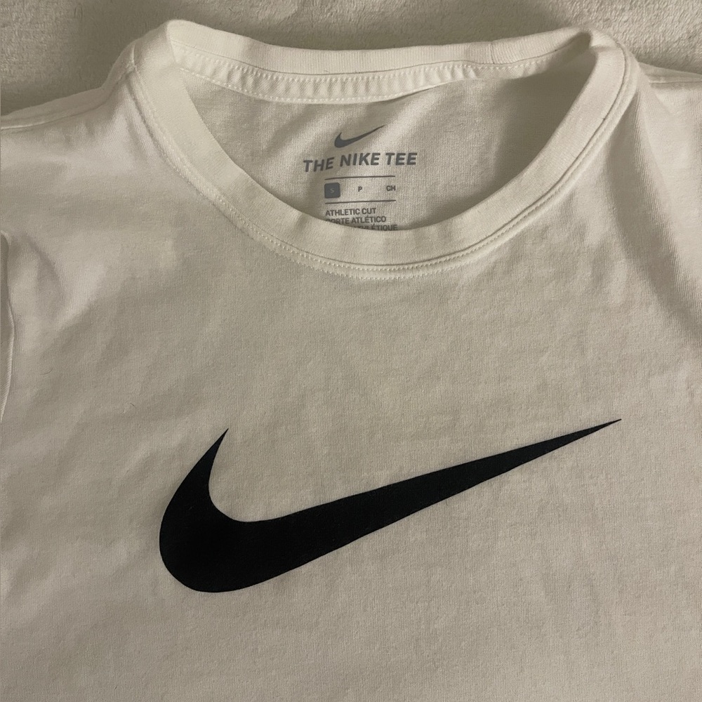 Nike Women’s T-Shirt
Gently worn.
Cute & comfy! - Picture 1 of 3
